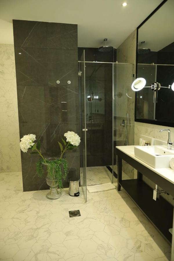 Helvecija 1880 Hotel Vrsac Ngoại thất bức ảnh
